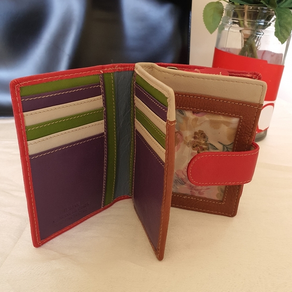 Gavino Italian Leather Wallet - Picture 3 of 16